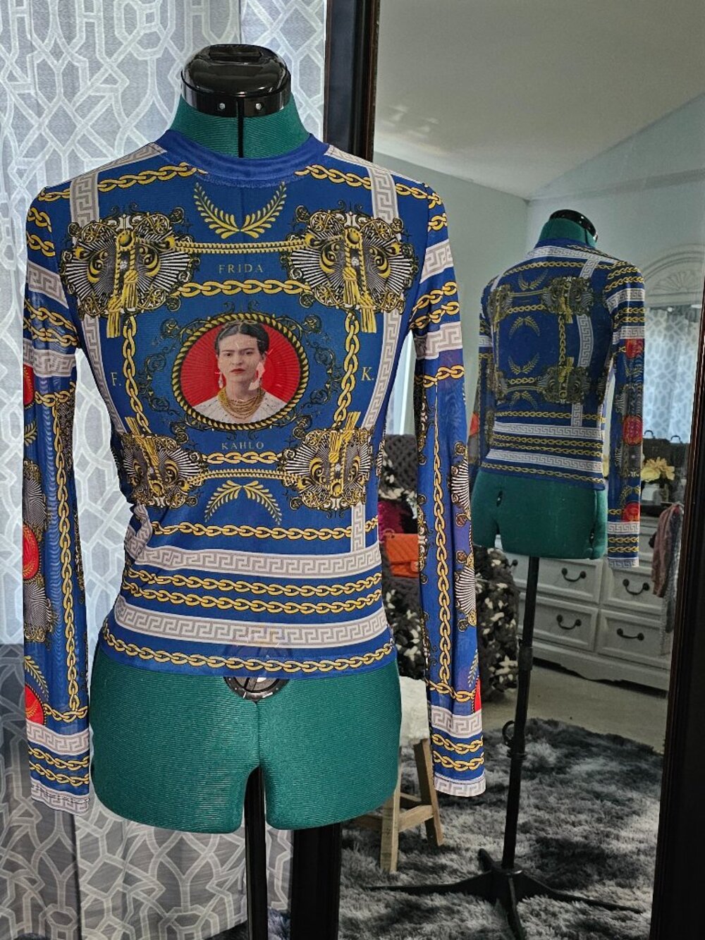 Frida Kahlo Artistic Print Long‑Sleeve Top – Size S